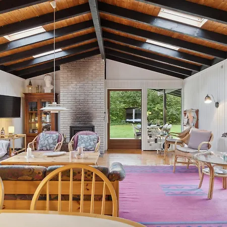 3 Bedroom Awesome In *